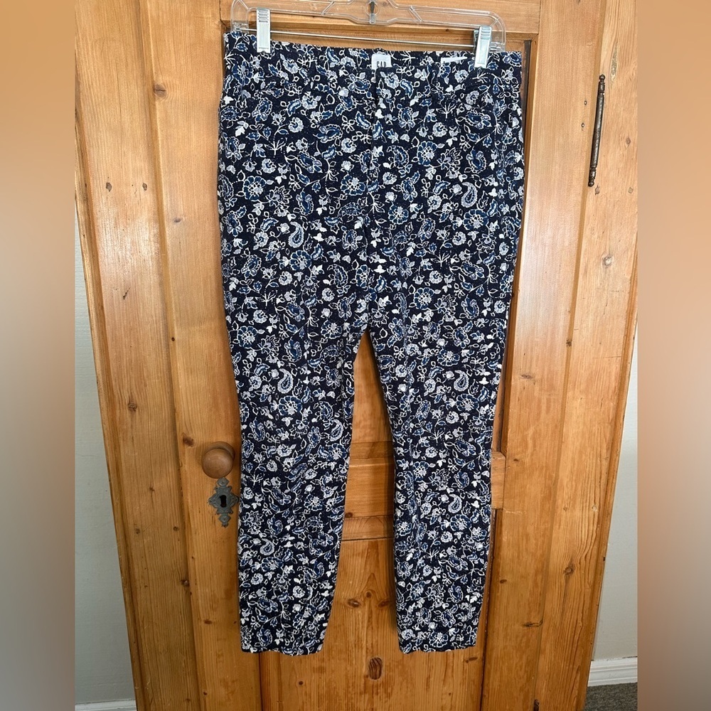 Gap Signature Skinny Blue & White Floral Size 6